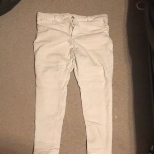 White skinny jeans